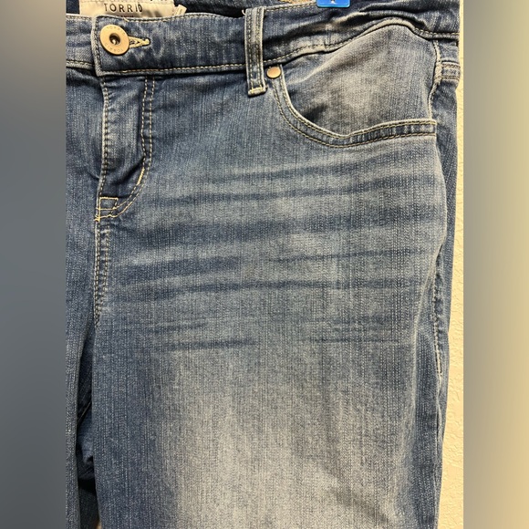 Torrid Women’s Jeans Slim Boot Cut Size 16 - Picture 2 of 10